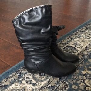 Black mid calf boots!
